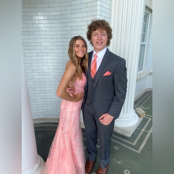 Only worn once! I got so many compliments. - Picture 4 of 4